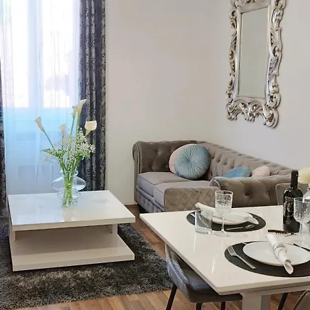 Apartamento Donat & *