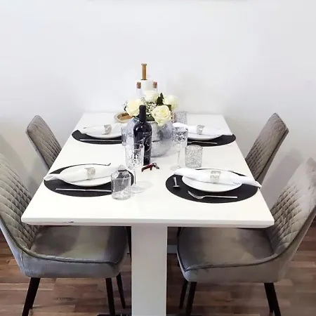 Apartamento Donat & *